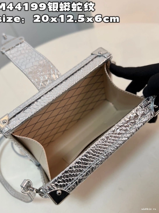 WIS LOUIS PETITE VUITTON MALLE 0125